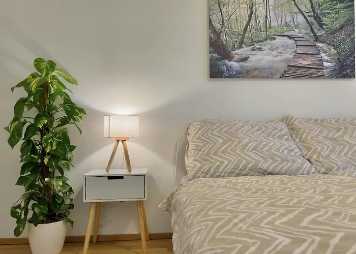 Appartamento Modern Trendy With Balcony & Free Parking