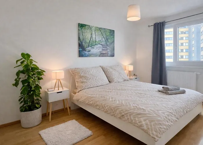 Modern Trendy With Balcony & Free Parking Appartamento *