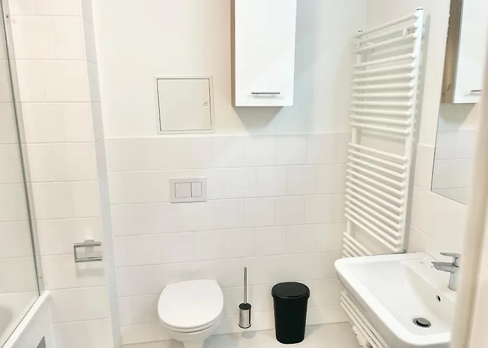 Modern Trendy With Balcony & Free Parking * Vienna